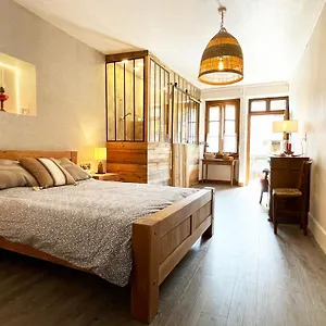 Frühstückspension D'hotes Avec Entree Privative Au Calme Dans Maison De Village, Saint-Jorioz